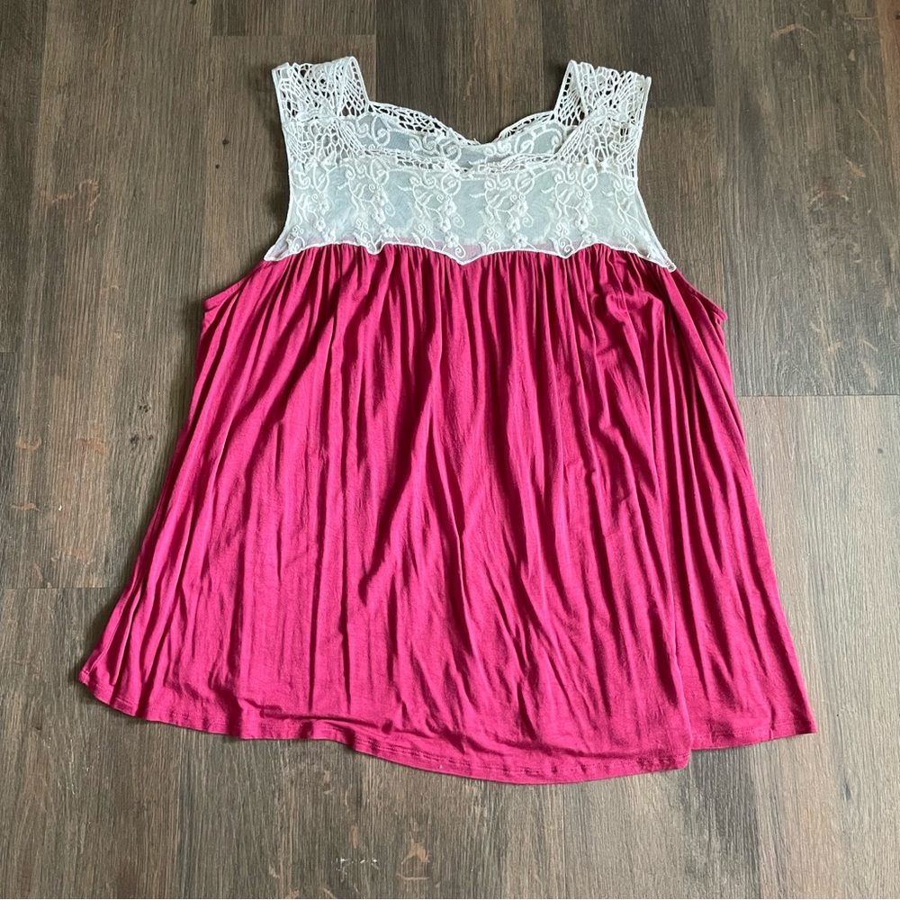 Flowy, flattering tank
